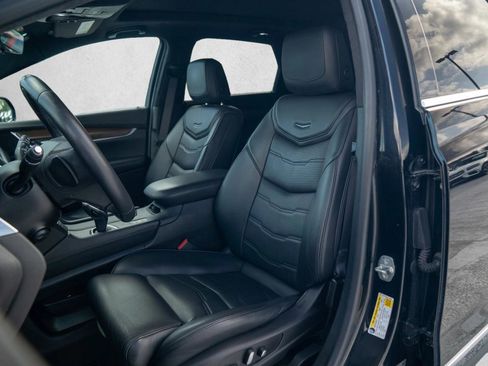 Used 2017 Cadillac XT5 Platinum AWD/4WD image 16