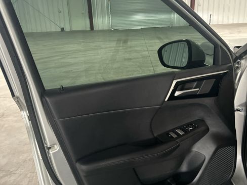 Used 2023 Mitsubishi Outlander SE image 12