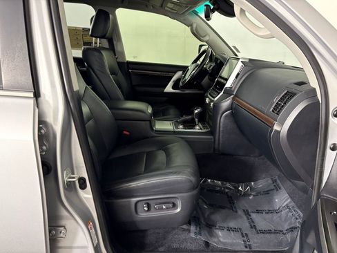 Used 2016 Toyota Land Cruiser AWD/4WD image 35