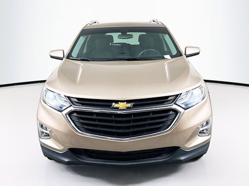 Used 2018 Chevrolet Equinox LT image 2