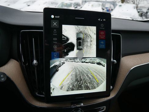 New 2026 Volvo XC60 B5 Plus w/ Protection Package Premier image 10