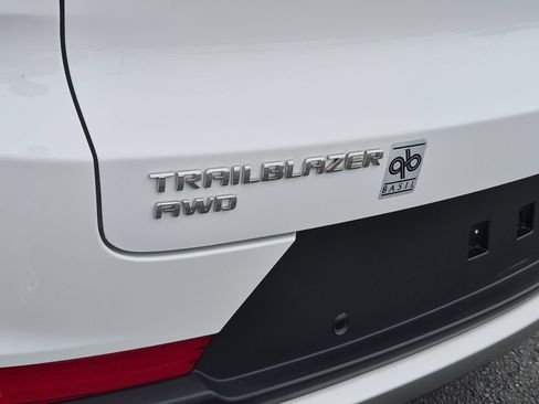 Certified 2023 Chevrolet TrailBlazer LT w/ Convenience Package AWD/4WD image 31