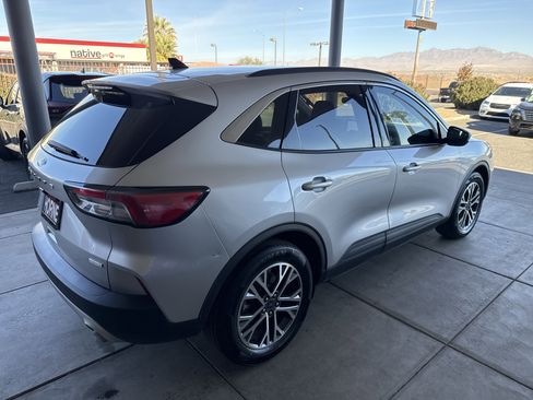 Used 2020 Ford Escape SEL image 4