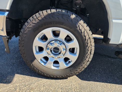 Used 2024 Ford F350 XLT image 11