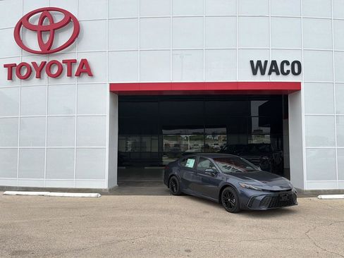Used 2026 Toyota Camry SE w/ Convenience Package FWD image 1