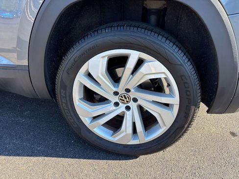 Used 2021 Volkswagen Atlas SE w/ Panoramic Sunroof Package image 9