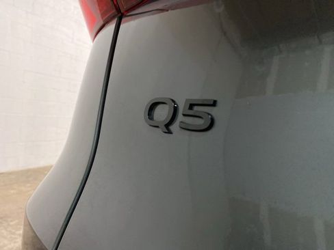 Used 2025 Audi Q5 Premium w/ Convenience Package image 97