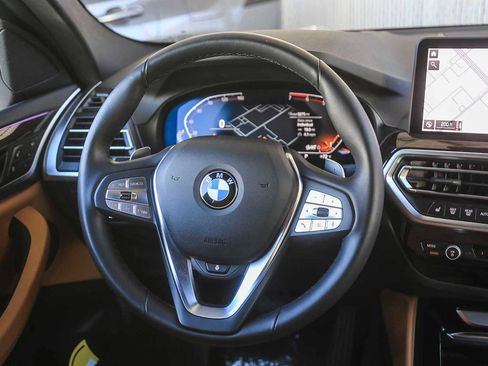 Used 2025 BMW X4 xDrive30i image 12