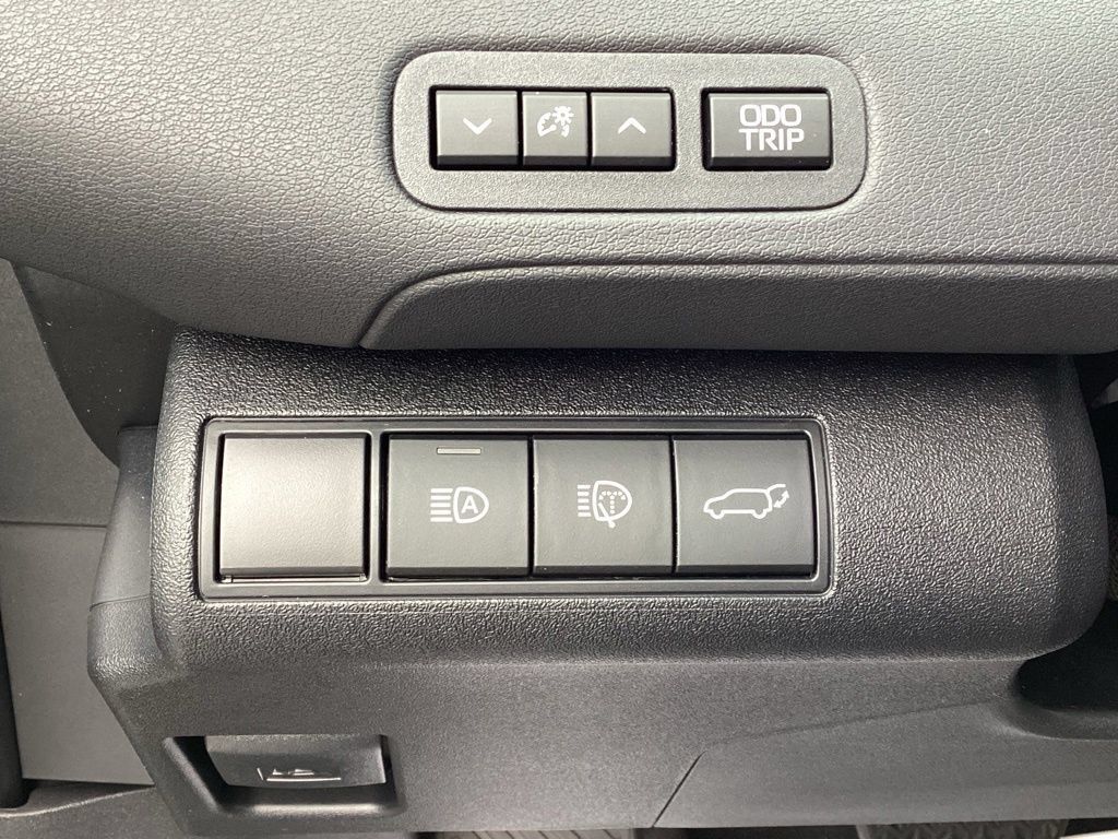 Used 2026 Toyota bZ AWD/4WD image 27