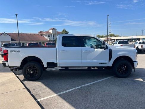 New 2026 Ford F250 Lariat w/ Black Appearance Package image 7
