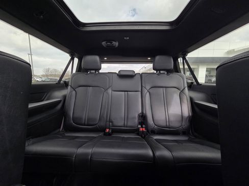 Used 2023 Jeep Wagoneer L Series III w/ Premium Group I image 28