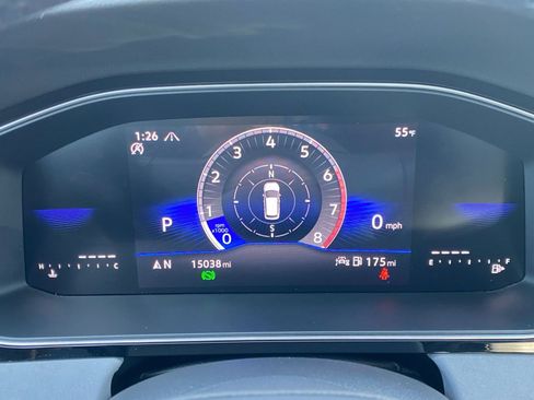 Used 2025 Volkswagen Jetta SE image 41