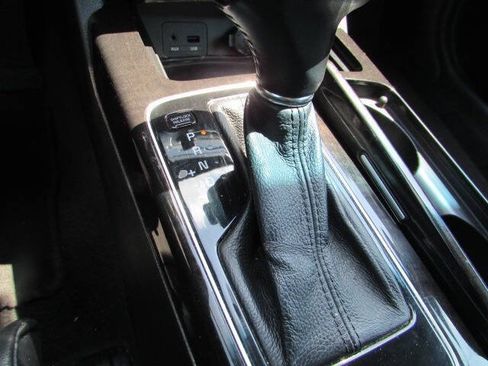 Used 2014 Kia Cadenza Premium w/ Luxury Package FWD image 17
