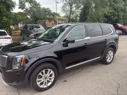 Used 2021 Kia Telluride LX FWD image 11