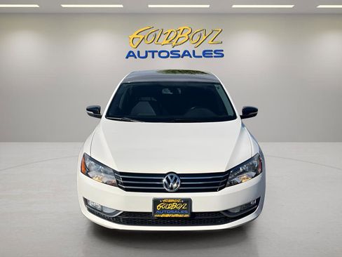 Used 2015 Volkswagen Passat 1.8T Sport image 9
