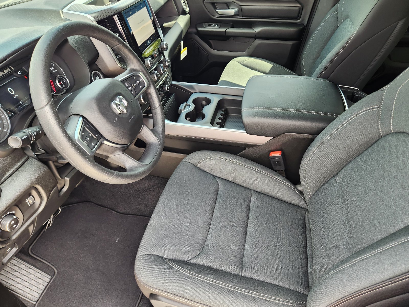 New 2026 RAM 1500 Express AWD/4WD image 13