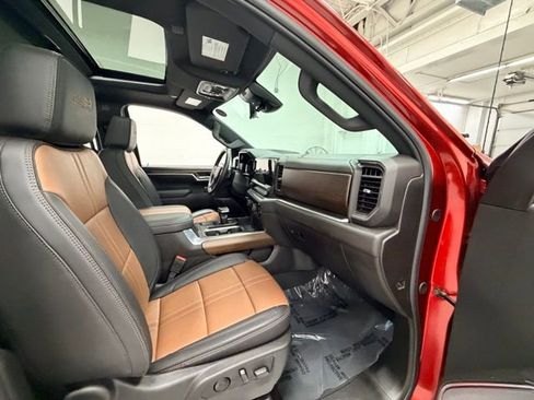 Certified 2024 Chevrolet Silverado 1500 High Country w/ Technology Package image 33