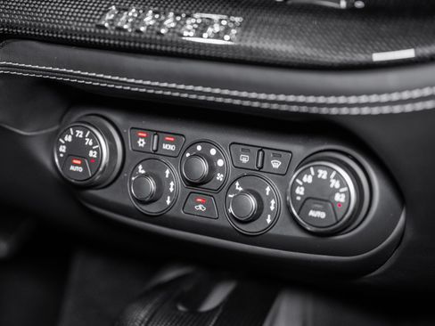 Used 2017 Ferrari F12 Berlinetta RWD image 33