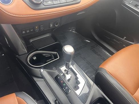 Used 2016 Toyota RAV4 Limited image 12