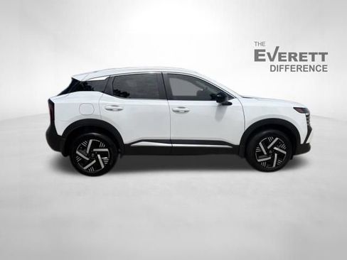 Used 2026 Nissan Kicks SV FWD image 8