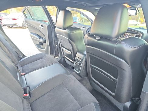 Used 2018 Dodge Charger R/T Scat Pack image 11