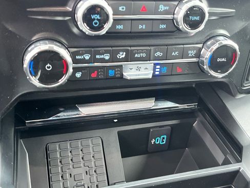 New 2025 Ford F250 Lariat w/ Chrome Package image 12