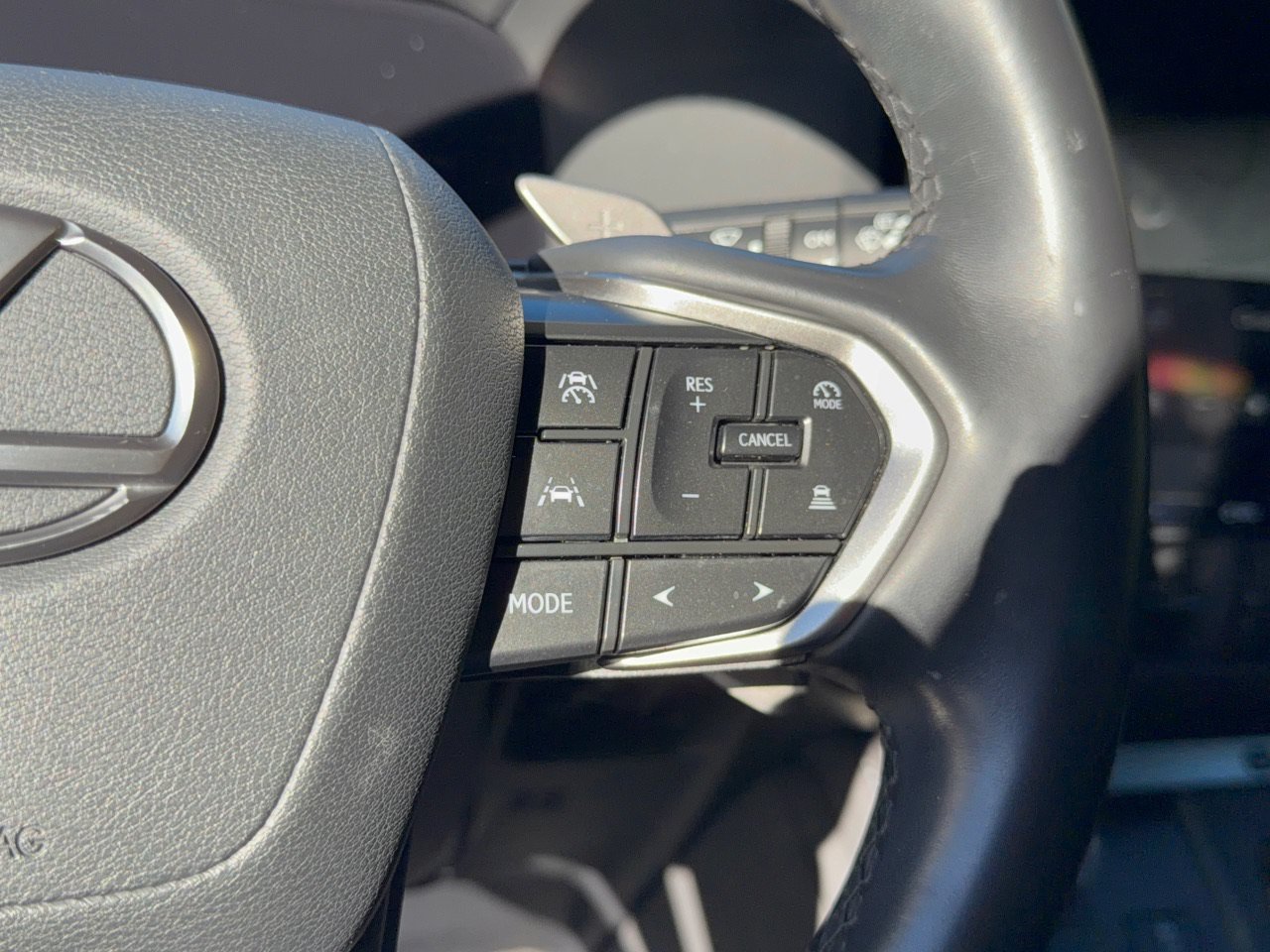 Used 2024 Lexus GX 550 w/ Accessory Package (2T) AWD/4WD image 19