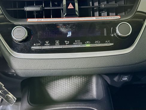 Certified 2025 Toyota Corolla LE image 22