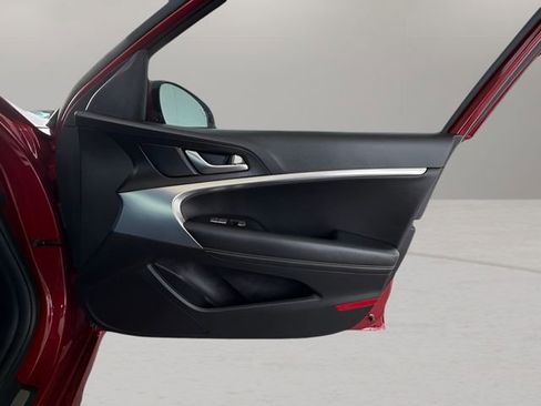 Used 2023 Genesis G70 2.0T image 37