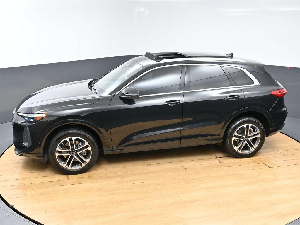 Used 2025 Audi Q5 Premium Plus w/ Premium Plus AWD/4WD image 44