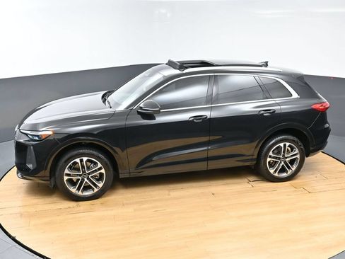 Used 2025 Audi Q5 Premium Plus w/ Premium Plus AWD/4WD image 44