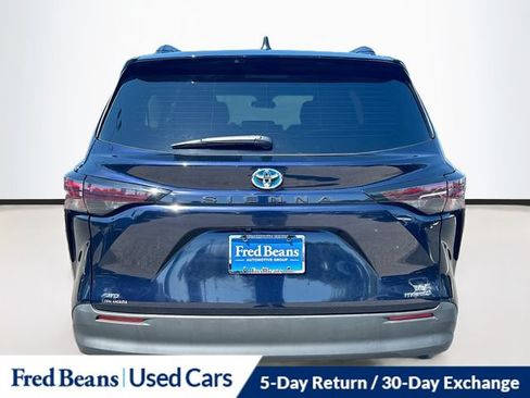 Used 2024 Toyota Sienna LE w/ LE Plus Package AWD/4WD image 9