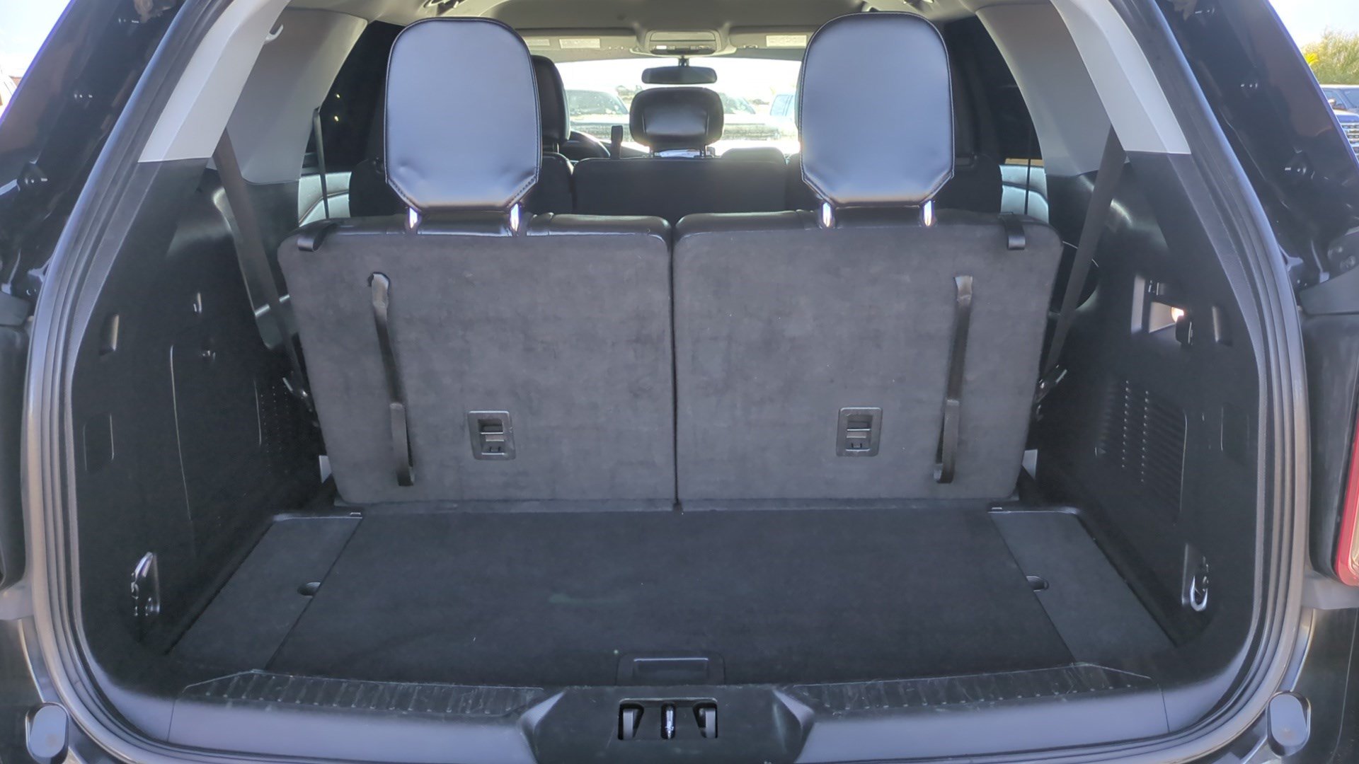 Used 2023 Ford Explorer XLT w/ Equipment Group 202A AWD/4WD image 27