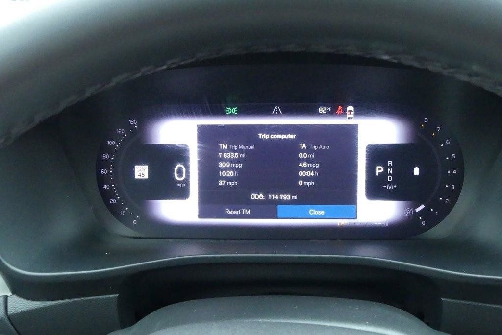 Used 2024 Volvo XC40 B5 Plus AWD/4WD image 20