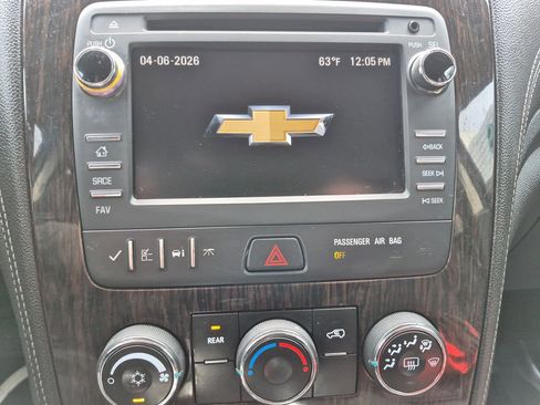 Used 2017 Chevrolet Traverse LT image 18