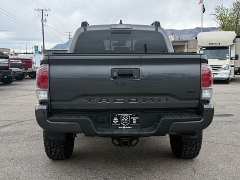 Used 2022 Toyota Tacoma TRD Sport w/ Technology Package AWD/4WD image 7