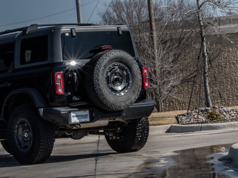 Used 2023 Ford Bronco Everglades image 6