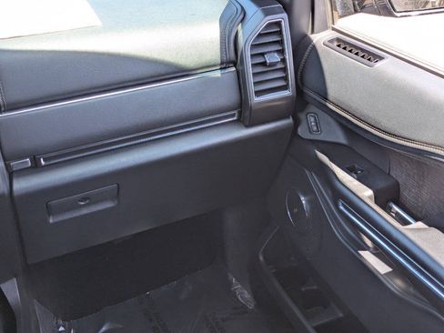 Used 2020 Ford Expedition Max Limited RWD image 19