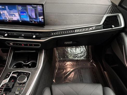 Used 2023 BMW X7 xDrive40i w/ Premium Package image 29
