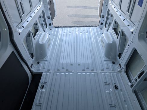 New 2024 Mercedes-Benz Sprinter 2500 w/ Acoustic Package image 10