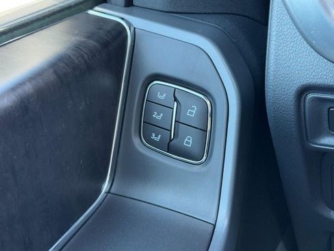 Used 2022 Ford F150 Lariat AWD/4WD image 16