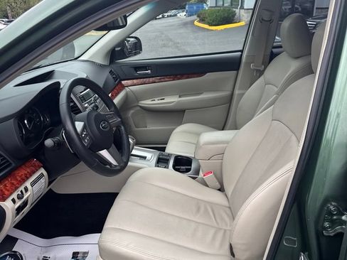 Used 2010 Subaru Outback 2.5i Limited w/ Popular Equipment Group 2A AWD/4WD image 7