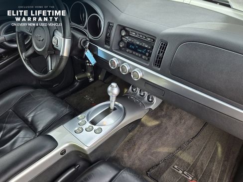 Used 2005 Chevrolet SSR w/ Preferred Equipment Group RWD image 27