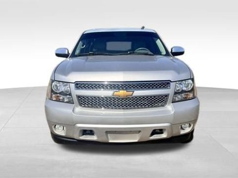 Used 2013 Chevrolet Suburban LTZ image 3