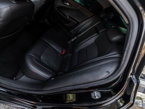 Used 2020 Chevrolet Malibu LT w/ Leather Package image 15