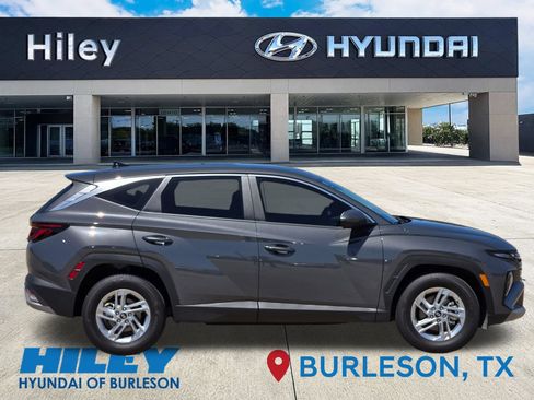 Certified 2026 Hyundai Tucson SE FWD image 3