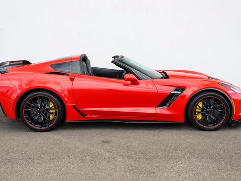 Used 2017 Chevrolet Corvette Z06 w/ Z07 Performance Package RWD image 27