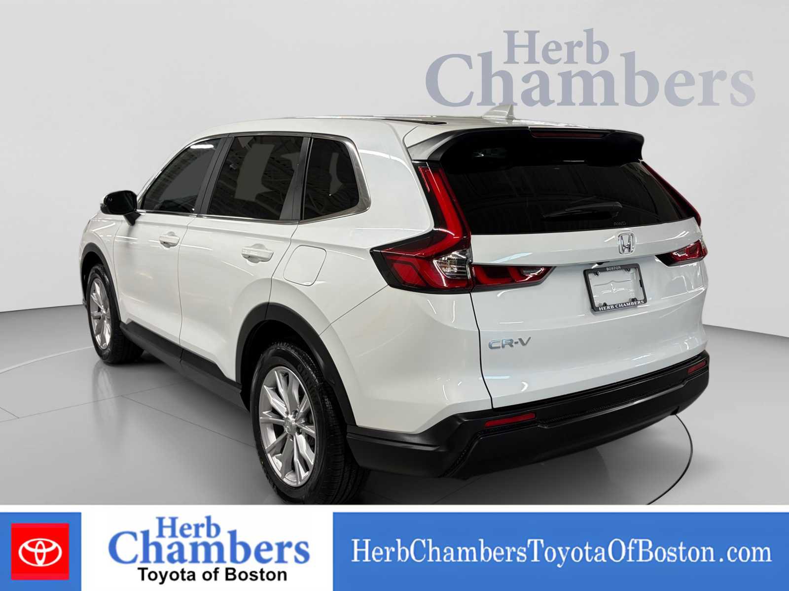 Used 2023 Honda CR-V EX image 3