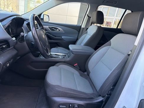 Used 2018 Chevrolet Traverse LT image 11