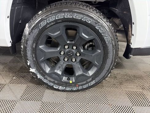 New 2026 RAM 1500 4x4 Crew Cab image 9